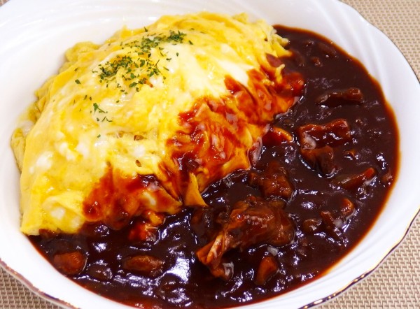 とろとろ牛すじオムハヤシライスサムネイル